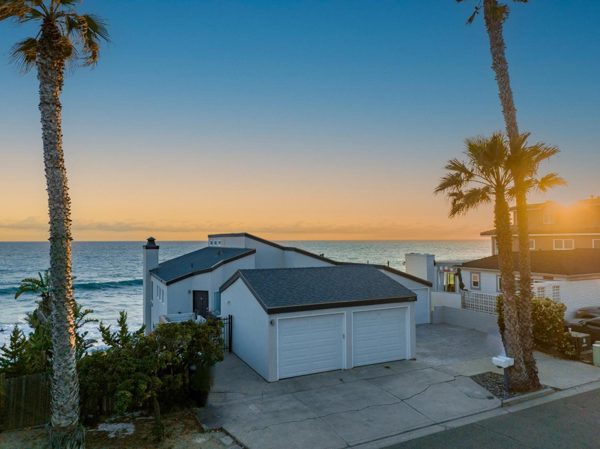 2Br Oceanfront Condo - Private Balcony - Spacious Oceanside Exterior photo